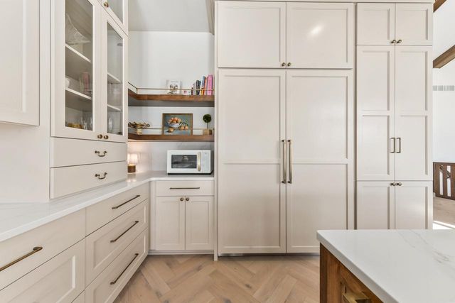 20285 Newport LANE, Brookfield, WI 53045