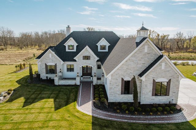 20285 Newport LANE, Brookfield, WI 53045