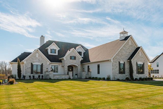 20285 Newport LANE, Brookfield, WI 53045