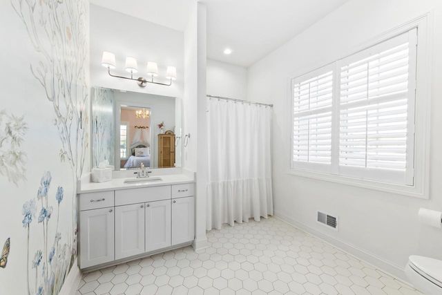 20285 Newport LANE, Brookfield, WI 53045