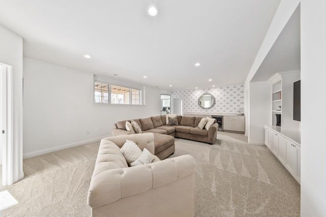 20285 Newport LANE, Brookfield, WI 53045