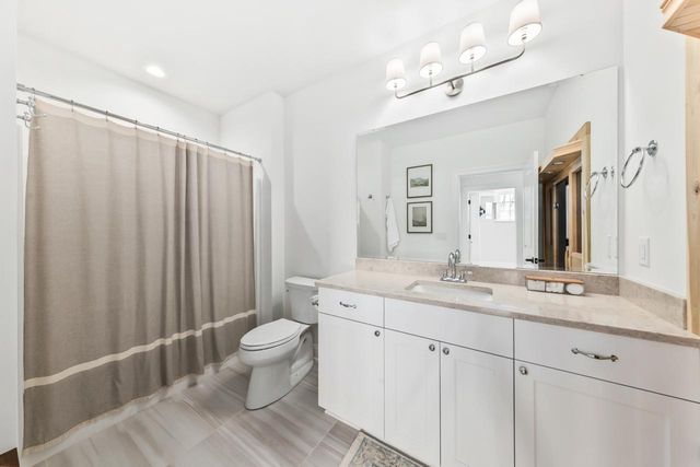 20285 Newport LANE, Brookfield, WI 53045