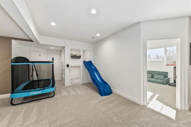 20285 Newport LANE, Brookfield, WI 53045