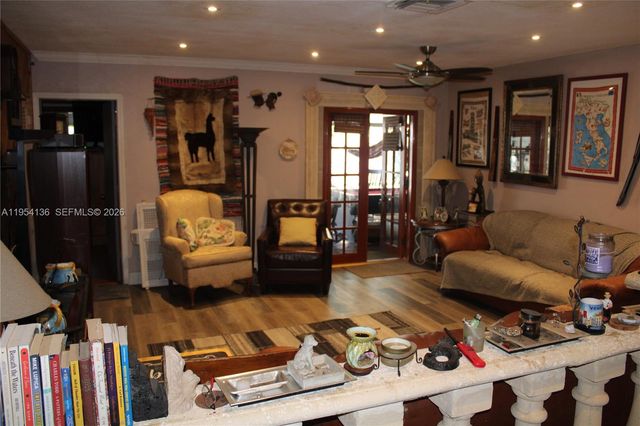 6030 SW 93rd Ct, Miami, FL 33173