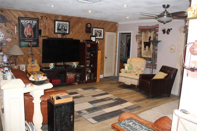 6030 SW 93rd Ct, Miami, FL 33173