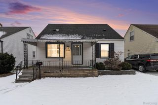 21108 Bon Heur Street, St. Clair Shores, MI 48081