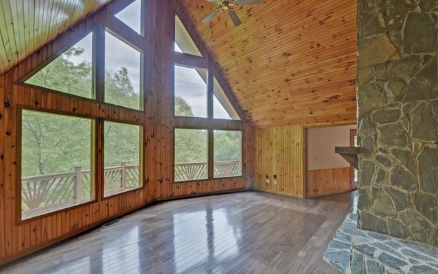 1720 Caney Creek Road, Murphy, NC 28906
