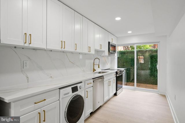 203 S MADEIRA ST, Baltimore, MD 21231