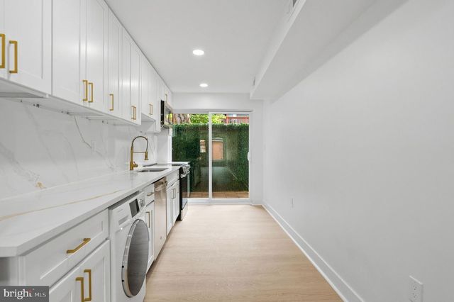 203 S MADEIRA ST, Baltimore, MD 21231