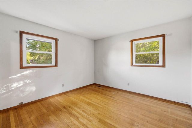W53N849 Castle COURT, Cedarburg, WI 53012