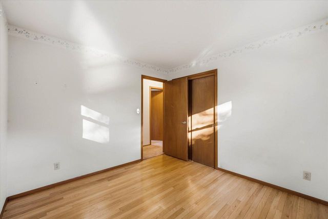 W53N849 Castle COURT, Cedarburg, WI 53012