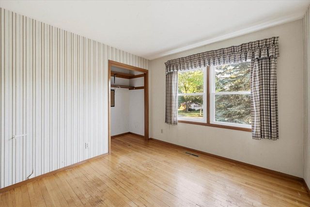 W53N849 Castle COURT, Cedarburg, WI 53012