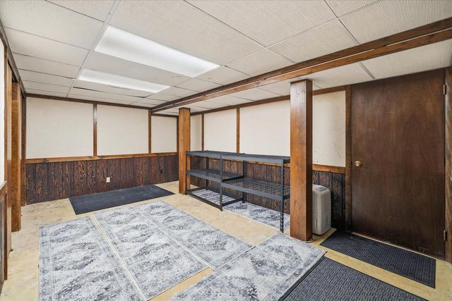 W53N849 Castle COURT, Cedarburg, WI 53012