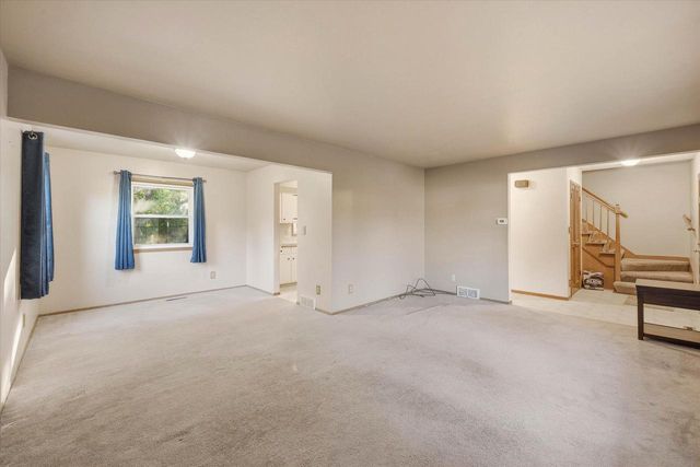 W53N849 Castle COURT, Cedarburg, WI 53012