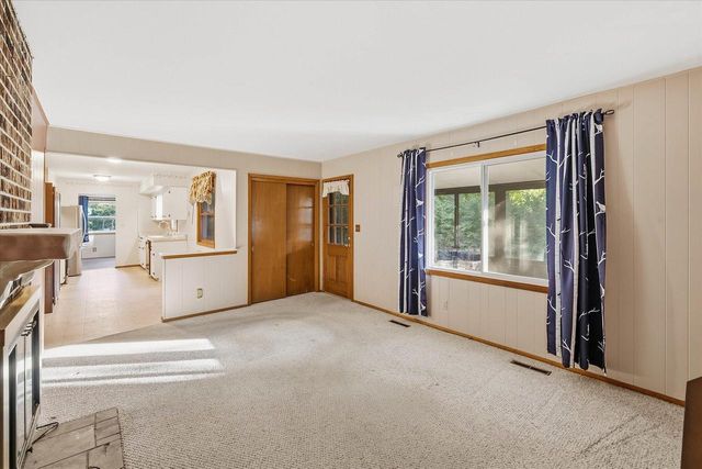 W53N849 Castle COURT, Cedarburg, WI 53012