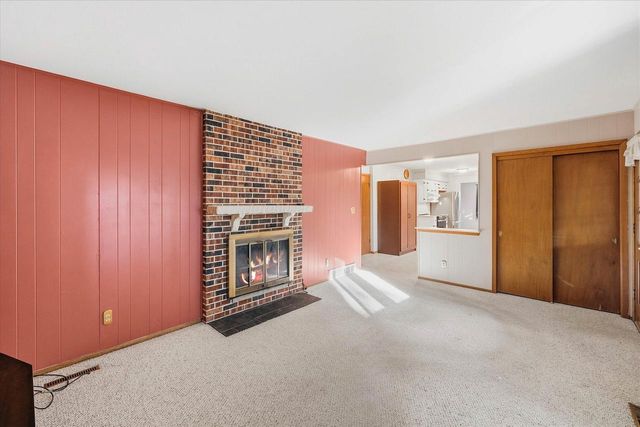 W53N849 Castle COURT, Cedarburg, WI 53012