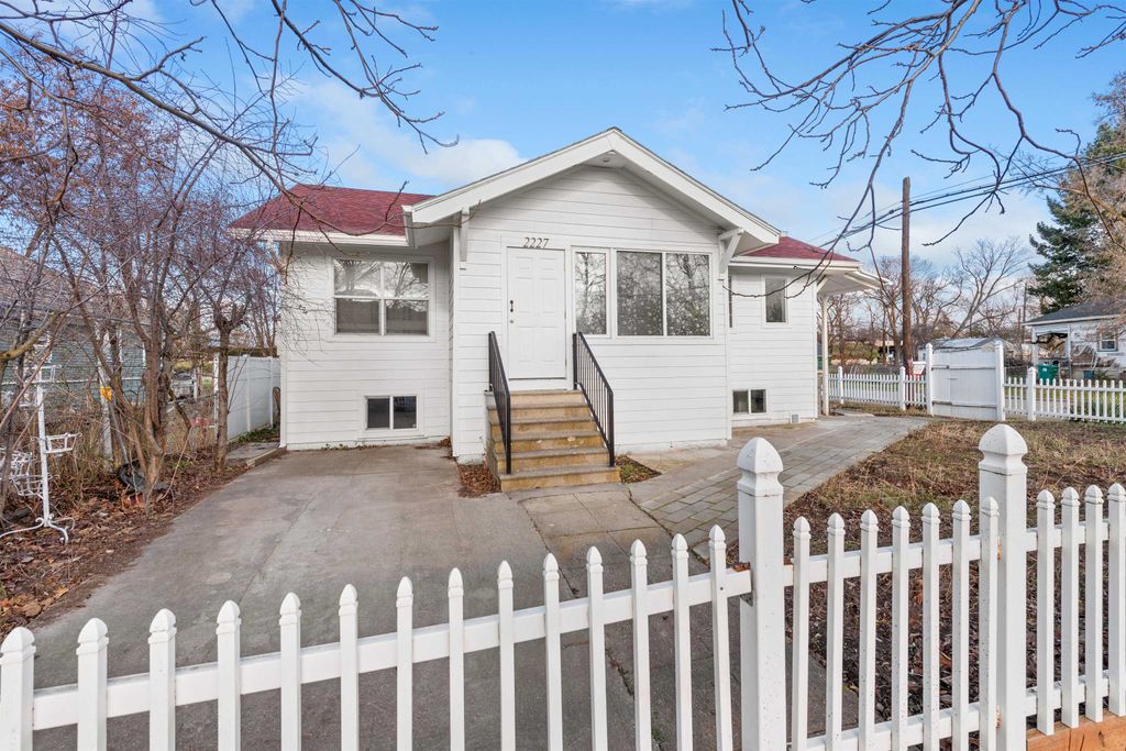 2227 E 4th Ave, Spokane, WA 99202
