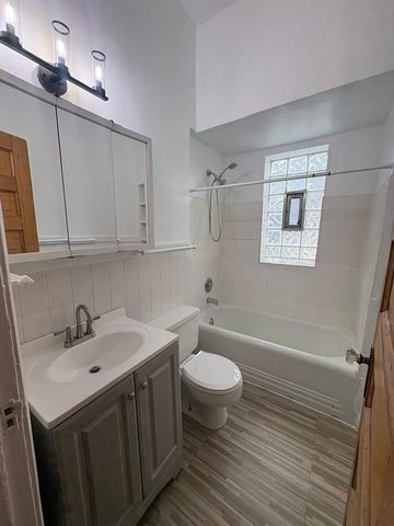 5136 S Blackstone Avenue 3F, Chicago, IL 60615