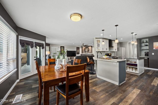 6928 N 4th ST, Dalton Gardens, ID 83815