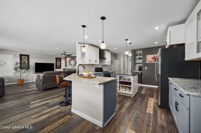 6928 N 4th ST, Dalton Gardens, ID 83815