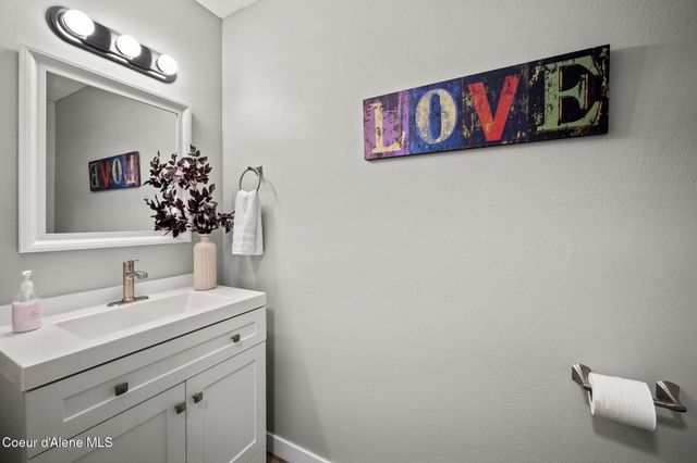 6928 N 4th ST, Dalton Gardens, ID 83815