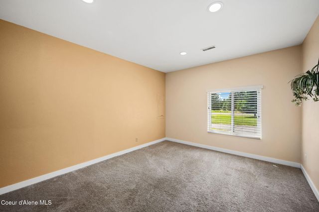 6928 N 4th ST, Dalton Gardens, ID 83815