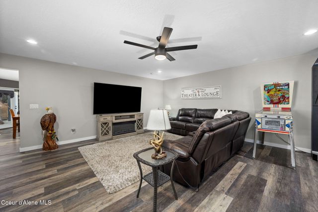 6928 N 4th ST, Dalton Gardens, ID 83815