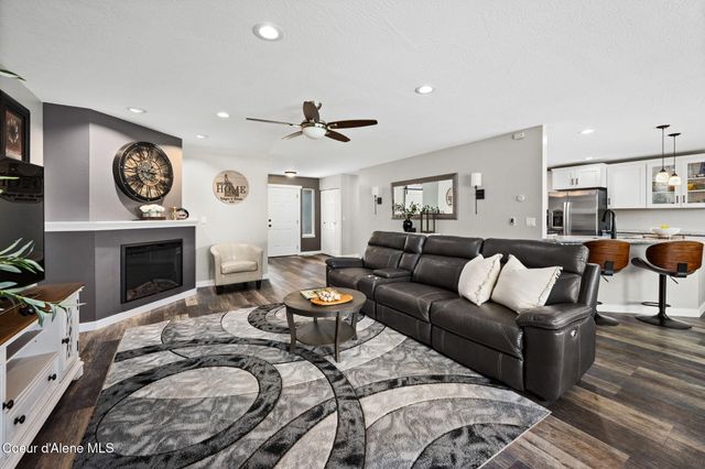 6928 N 4th ST, Dalton Gardens, ID 83815
