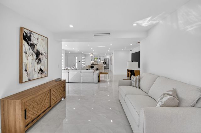 15322 Strathearn Drive 11802, Delray Beach, FL 33446