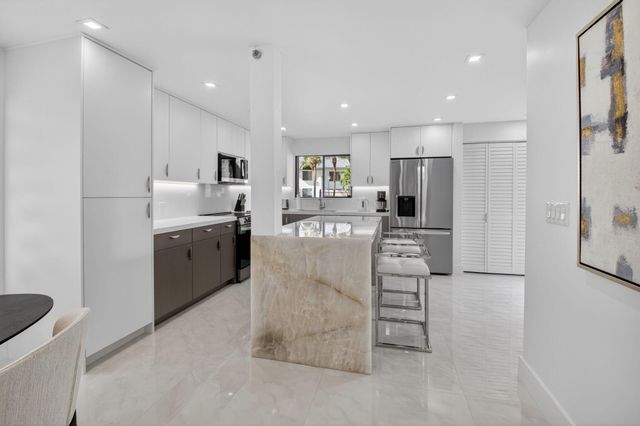 15322 Strathearn Drive 11802, Delray Beach, FL 33446