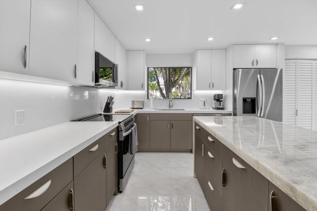 15322 Strathearn Drive 11802, Delray Beach, FL 33446