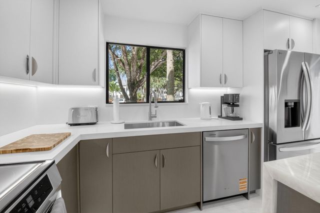 15322 Strathearn Drive 11802, Delray Beach, FL 33446