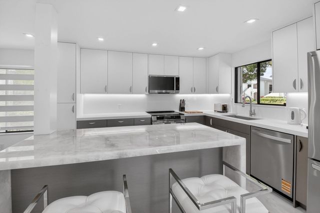 15322 Strathearn Drive 11802, Delray Beach, FL 33446