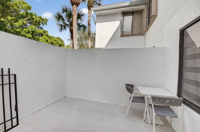 15322 Strathearn Drive 11802, Delray Beach, FL 33446