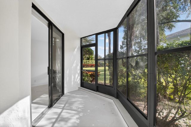 15322 Strathearn Drive 11802, Delray Beach, FL 33446