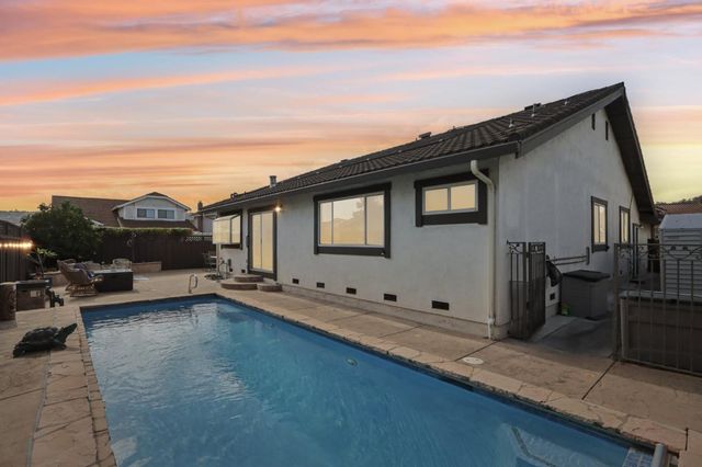 1100 Ramblewood Way, San Mateo, CA 94403