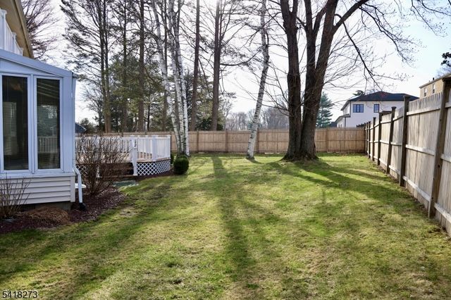 2 Edith Ct, East Hanover Twp., NJ 07936