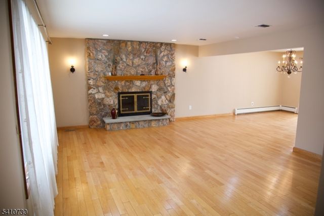 2 Edith Ct, East Hanover Twp., NJ 07936