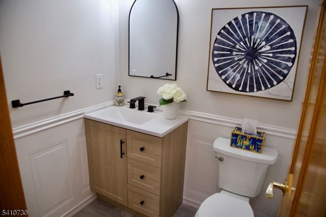 2 Edith Ct, East Hanover Twp., NJ 07936