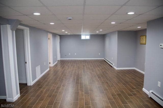 2 Edith Ct, East Hanover Twp., NJ 07936