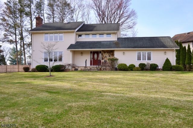 2 Edith Ct, East Hanover Twp., NJ 07936