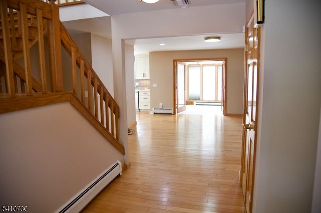 2 Edith Ct, East Hanover Twp., NJ 07936