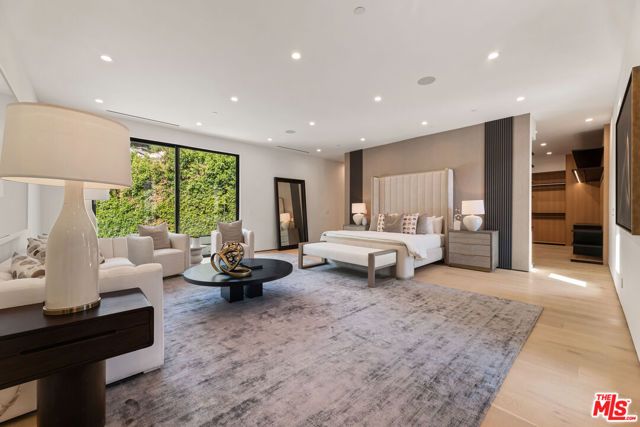 11929 Brentwood Grove Drive, Los Angeles, CA 90049