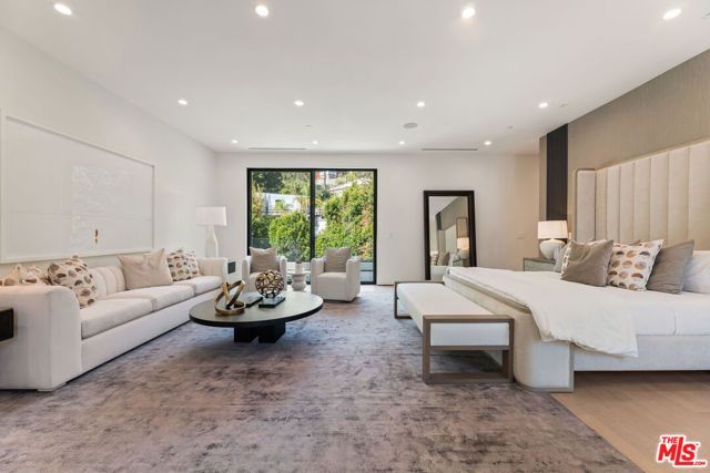 11929 Brentwood Grove Drive, Los Angeles, CA 90049
