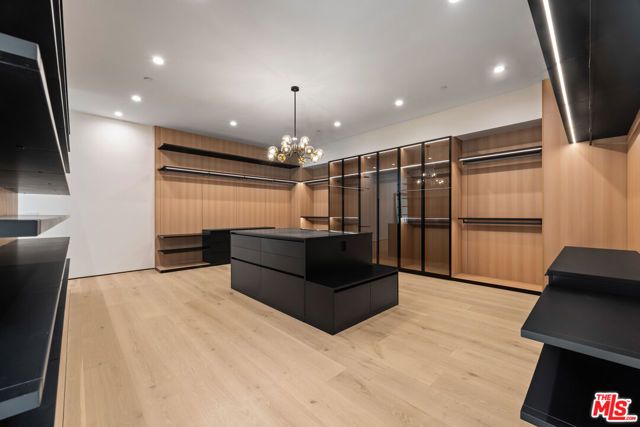 11929 Brentwood Grove Drive, Los Angeles, CA 90049