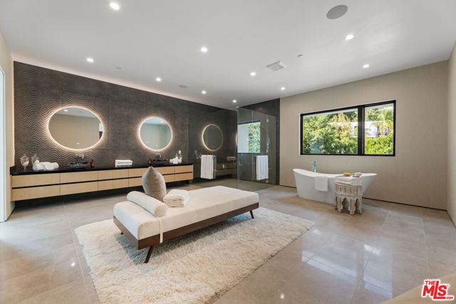 11929 Brentwood Grove Drive, Los Angeles, CA 90049