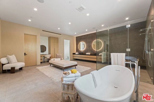 11929 Brentwood Grove Drive, Los Angeles, CA 90049