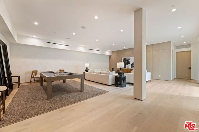 11929 Brentwood Grove Drive, Los Angeles, CA 90049