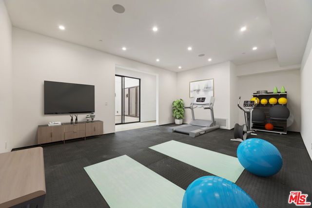 11929 Brentwood Grove Drive, Los Angeles, CA 90049