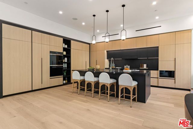 11929 Brentwood Grove Drive, Los Angeles, CA 90049